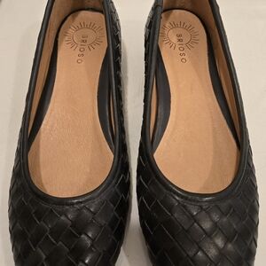 Brioso Elegant Navy Blue Woven Heels